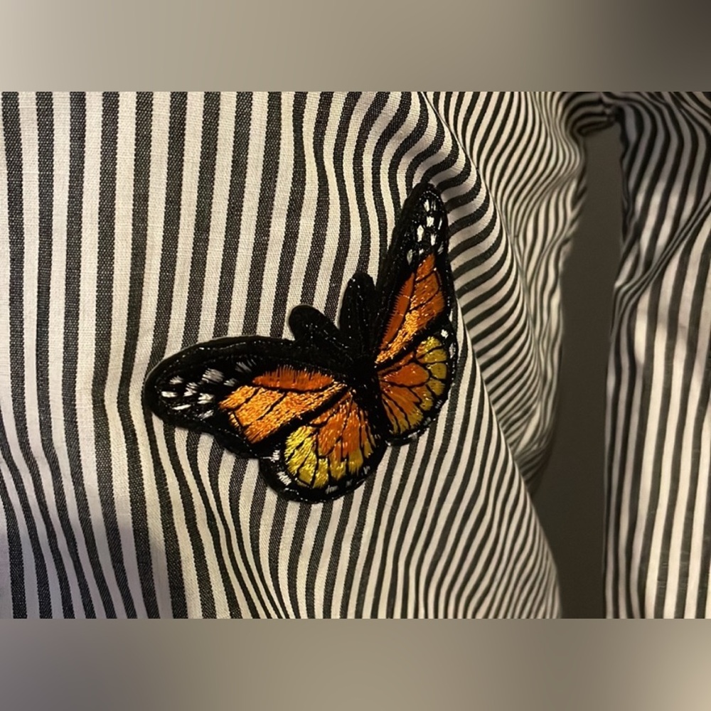 Romeo & Juliet Couture Shirt M Striped Button Down Butterfly Floral Embroidered - Picture 8 of 12